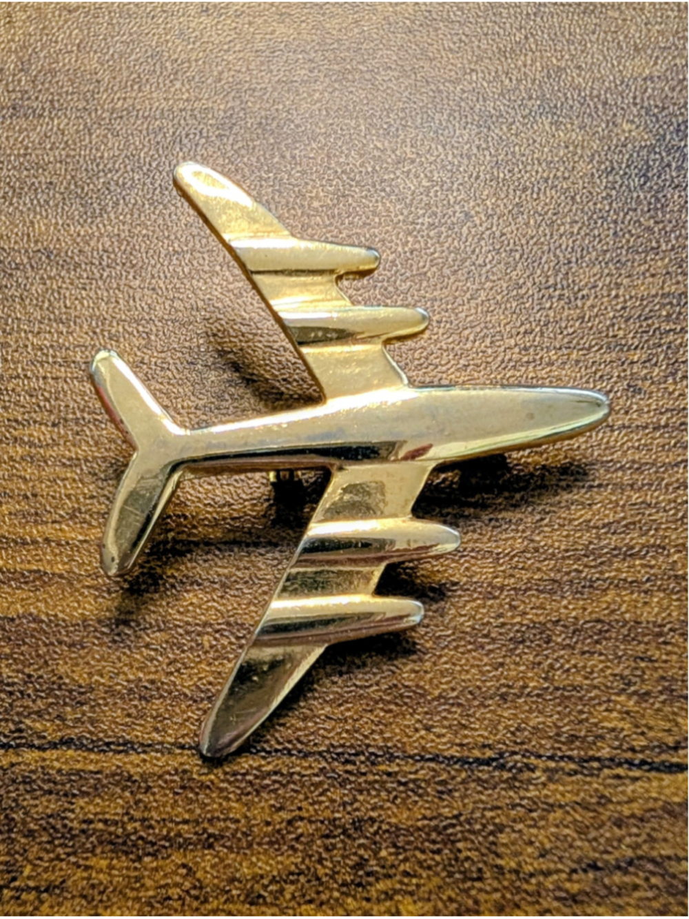 Vintage Gold Tone Airplane Brooch Jet Plane Aviation Enthusiast Pilot Travel Pin - Picture 2 of 6